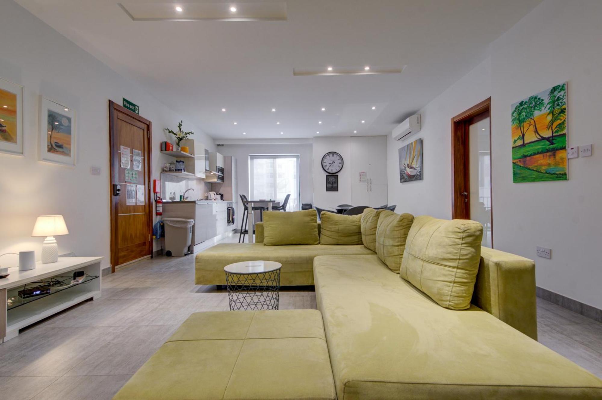 Top Floor Apt With Common Pool Close To All Amenities St. Paul's Bay Exterior photo